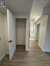 327 King St W in Toronto, ON - Building Photo - Building Photo