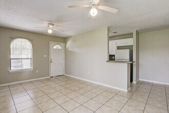 320 6th St in Hempstead, TX - Building Photo - Building Photo