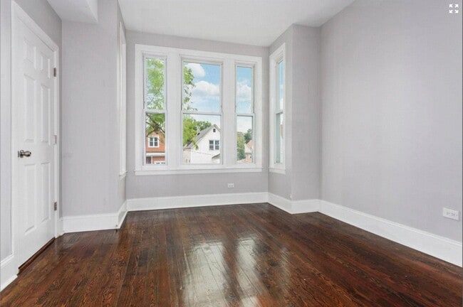 property at 1936 N Ridgeway Ave
