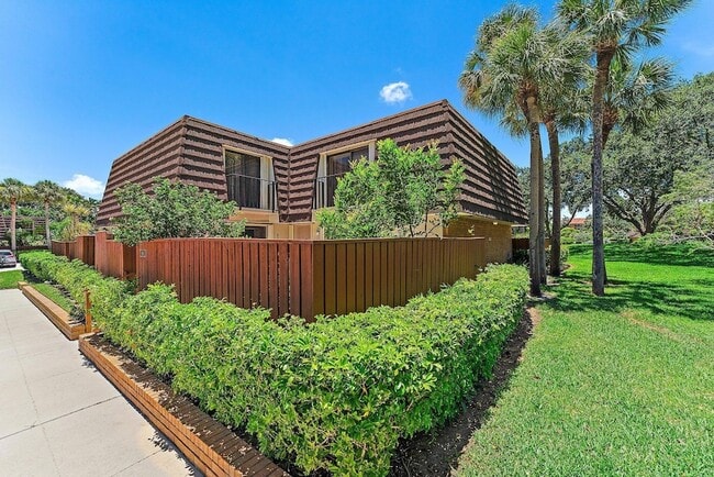 1950 19th Ct in Jupiter, FL - Building Photo - Building Photo