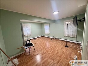 39 Hillcrest Ave in Edison, NJ - Building Photo - Building Photo