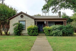 201 W Wall St in Grapevine, TX - Building Photo