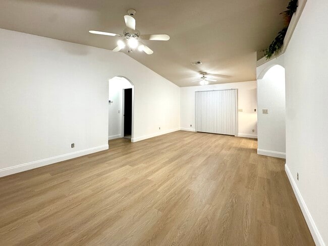 1215 Mohican Dr in Lake Havasu City, AZ - Building Photo - Building Photo