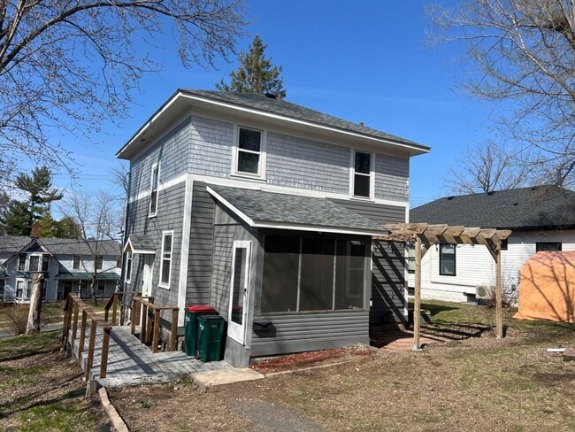 property at 816 Vine St