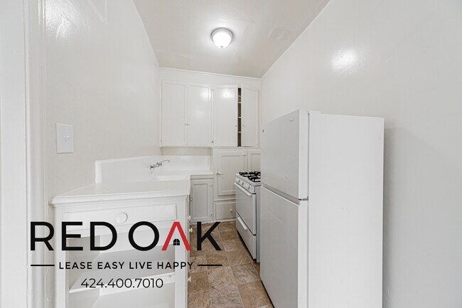 746 S Coronado St in Los Angeles, CA - Foto de edificio - Building Photo