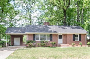 827 Glendora Dr in Charlotte, NC - Building Photo