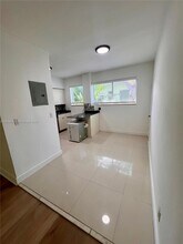 1198 Marseille Dr in Miami Beach, FL - Building Photo - Building Photo