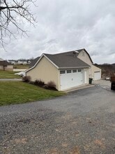 7350 Seneca Ridge Dr in York, PA - Building Photo - Building Photo