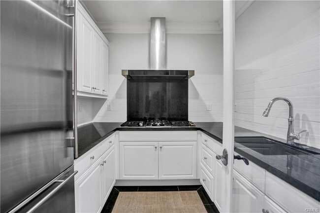 54 Clifford in Irvine, CA - Building Photo - Building Photo