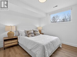 5 Hopperton Dr in Toronto, ON - Building Photo - Building Photo