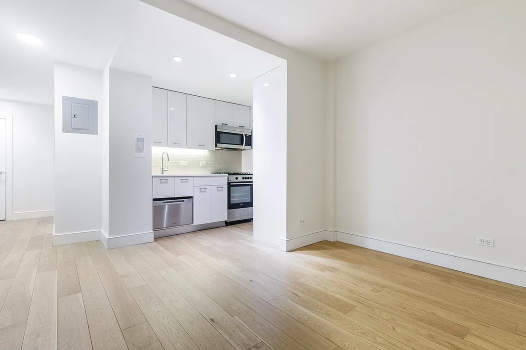 334 E 22nd St in New York, NY - Building Photo