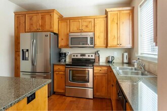 16250 SW Baseline Rd in Beaverton, OR - Building Photo - Building Photo