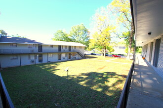 Grahamwood Flats in Memphis, TN - Foto de edificio - Building Photo