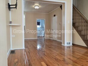 323 Cross St in Philadelphia, PA - Building Photo - Building Photo