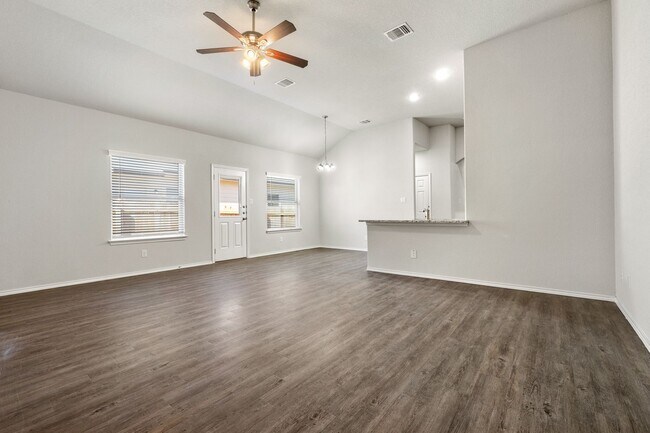 5511 Haven Spgs in Converse, TX - Building Photo - Building Photo