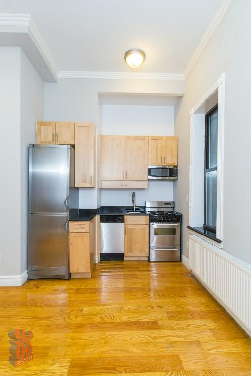 345 E 5th St, Unit C in New York, NY - Building Photo - Building Photo