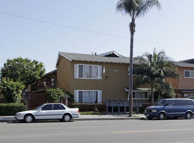 1025 S Standard Ave in Santa Ana, CA - Foto de edificio - Building Photo