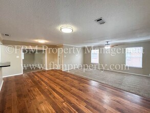 713 Phillips Dr in Ennis, TX - Building Photo - Building Photo