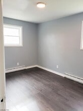 201 Dixie Ave, Unit B in Portsmouth, VA - Foto de edificio - Building Photo