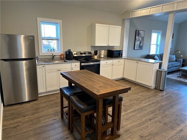 130 W 3rd St in Oswego, NY - Building Photo - Building Photo