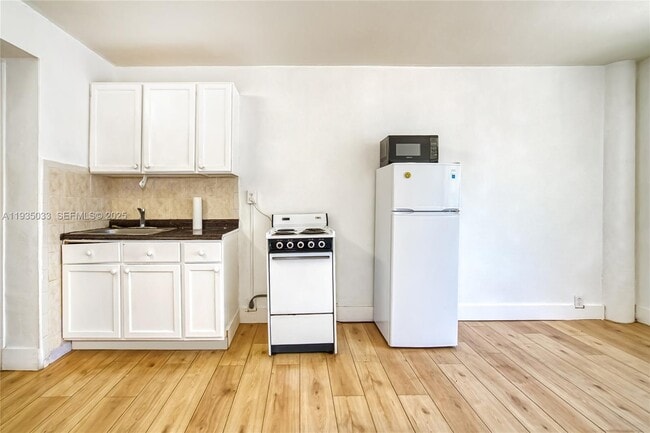 6484 Indian Creek Dr in Miami Beach, FL - Foto de edificio - Building Photo