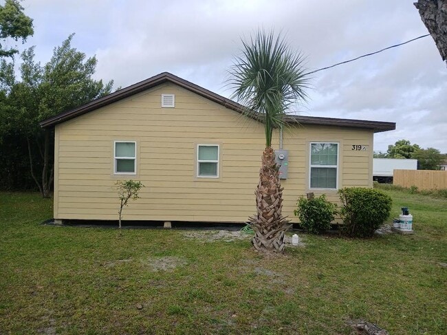 319 1/2 E. 11th St in Panama City, FL - Building Photo - Building Photo