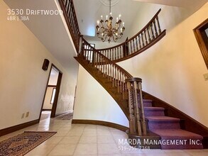 3530 Driftwood Dr in Windsor, ON - Building Photo - Building Photo