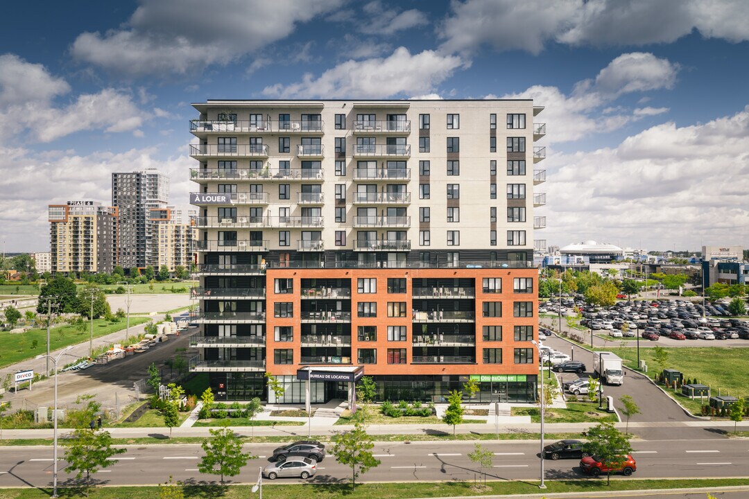 Mostra Centropolis in Laval, QC - Building Photo