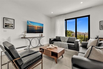 2100 Miami Rd in Fort Lauderdale, FL - Building Photo - Building Photo