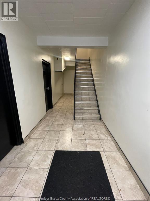 928 Howard Ave in Windsor, ON - Foto de edificio - Building Photo