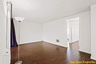 408 Civic Center Dr E in Santa Ana, CA - Building Photo - Building Photo