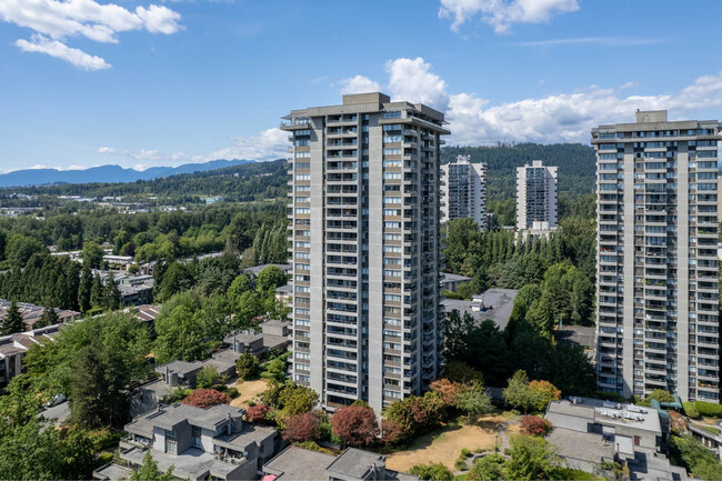 Discovery Place I in Burnaby, BC - Building Photo - Building Photo