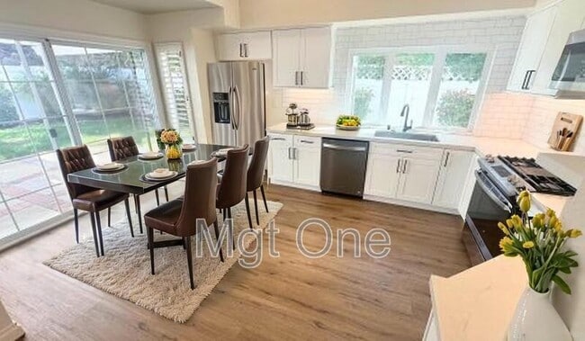 28261 Shore in Mission Viejo, CA - Foto de edificio - Building Photo