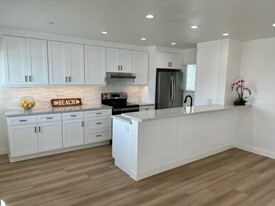 1024 W Balboa Blvd, Unit C in Newport Beach, CA - Building Photo