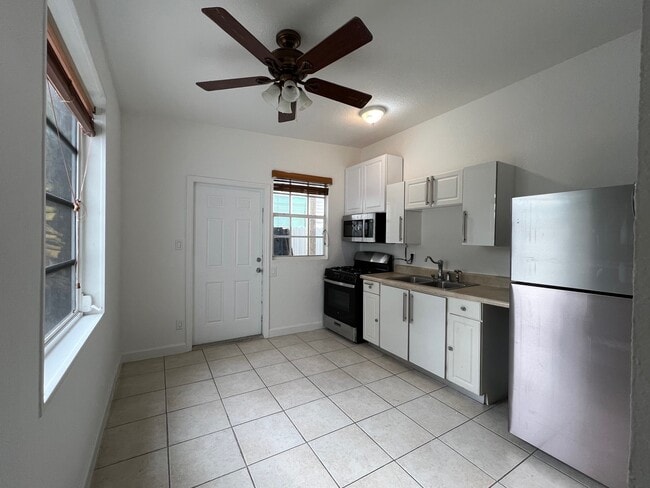 3620 NW 19th St, Unit 3