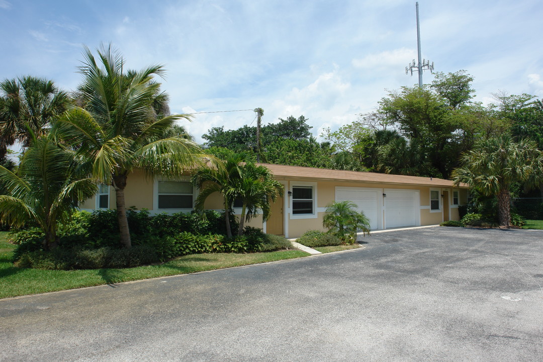 3515-3566 Burma Cir in Palm Beach Gardens, FL - Foto de edificio