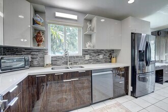 8930 SW 149th Terrace in Palmetto Bay, FL - Building Photo - Building Photo
