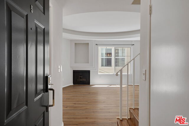 10627 Moorpark St-Unit -5 in Los Angeles, CA - Foto de edificio - Building Photo