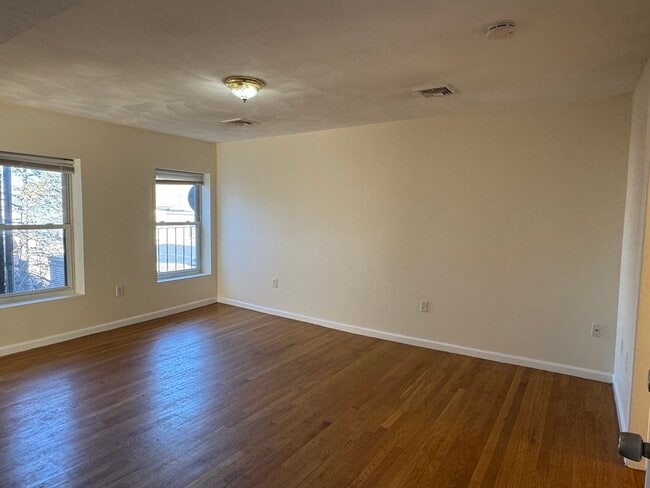 12 Paris St in Boston, MA - Building Photo - Building Photo