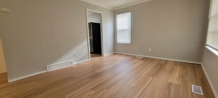 12747 Vernon Ave in Warren, MI - Building Photo - Building Photo