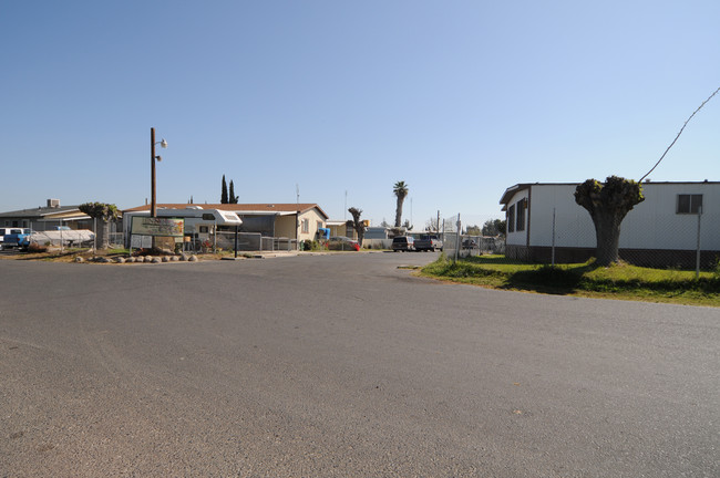 Jennings Mobile Home Manor in Atwater, CA - Foto de edificio - Building Photo