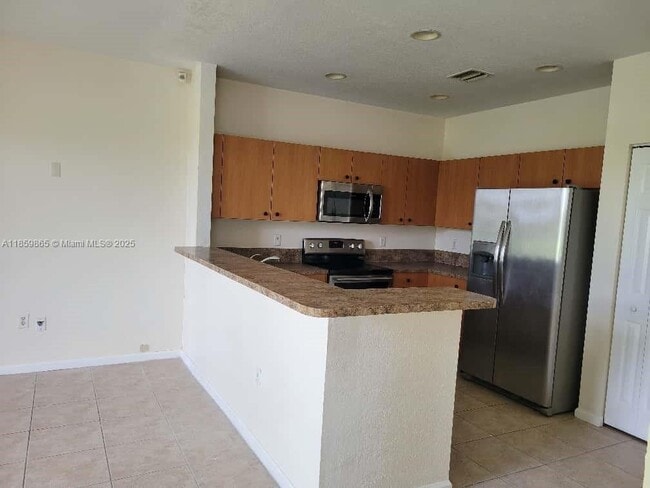 8223 SW 27th St in Miramar, FL - Building Photo - Building Photo