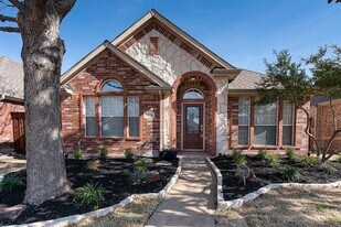 7904 Whispering Tree Ln in Plano, TX - Building Photo