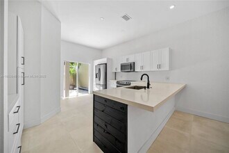 2414 SE 21st St in Homestead, FL - Building Photo - Building Photo