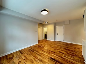 655 W Wrightwood Ave, Unit 300 in Chicago, IL - Building Photo - Building Photo