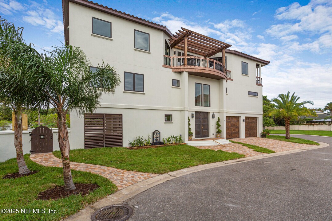 9 Bonita Bay Dr in St. Augustine, FL - Building Photo