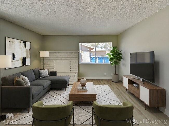 5817 W Robin Ln in Las Vegas, NV - Foto de edificio - Building Photo