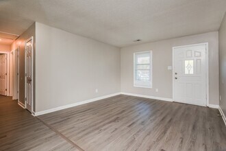 1605 Westmoreland Ave in Charleston, SC - Building Photo - Building Photo