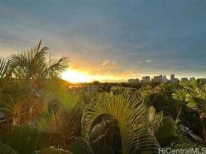 3103 Pualei Cir in Honolulu, HI - Building Photo - Building Photo