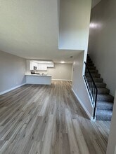 709 Crawford St in Corona, CA - Foto de edificio - Building Photo